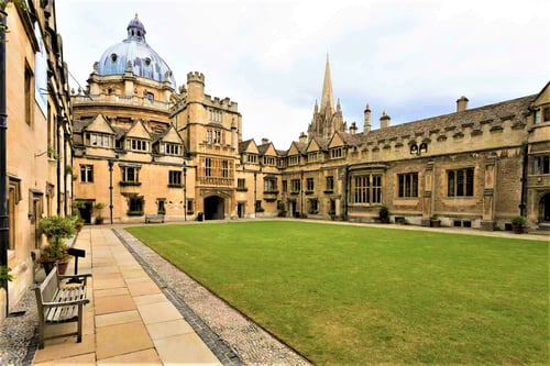 https://imagedelivery.net/MvAo_D3s9gUte9MaPXkmyw/cambridge-immerse-education-law-oxford-university/Brasenose.jpg/coursedetailxgallery