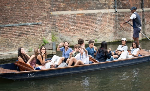 https://imagedelivery.net/MvAo_D3s9gUte9MaPXkmyw/cambridge-immerse-education-pre-college-biology-cambridge/Immerse Education Sidney Sussex Punting.jpg/coursedetailxgallery