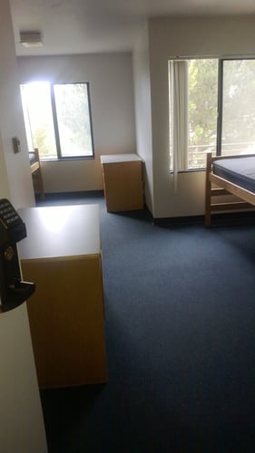 https://imagedelivery.net/MvAo_D3s9gUte9MaPXkmyw/english-language-learning-summer-camp-malibu-teens/b69_Bedroom_2.jpg/coursedetailxgallery