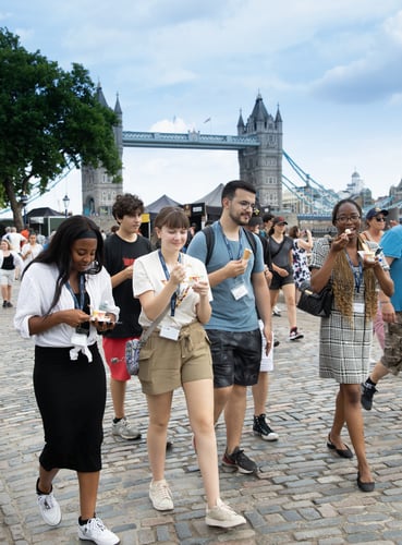 https://imagedelivery.net/MvAo_D3s9gUte9MaPXkmyw/immerse-education-creative-writing-and-film-university-college-london/Immerse Education London Bridge Tour.jpg/coursedetailxgallery