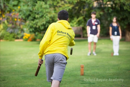 https://imagedelivery.net/MvAo_D3s9gUte9MaPXkmyw/oxford-royale-ielts-preparation-program-senior-young-learners-oxford-university/Balliol outdoor games.jpg/coursedetailxgallery