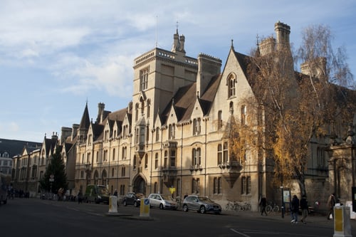 https://imagedelivery.net/MvAo_D3s9gUte9MaPXkmyw/oxford-royale-pre-college-architecture-design-program-teens-oxford-university/Balliol College.jpg/coursedetailxgallery