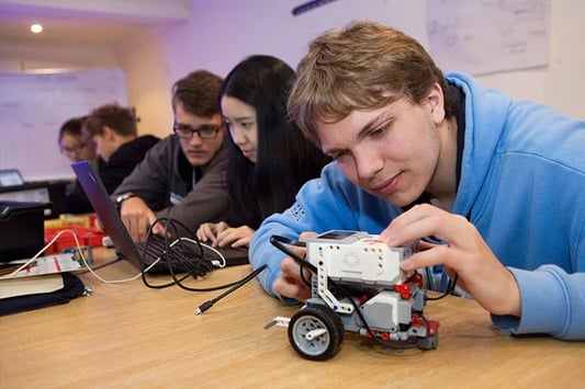 Royale Pre College Engineering, Robotics and Technology for Teens at Oxford University