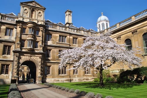 https://imagedelivery.net/MvAo_D3s9gUte9MaPXkmyw/oxford-royale-pre-college-engineering-robotics-technology-teens-cambridge-university/Clare College.jpg/coursedetailxgallery