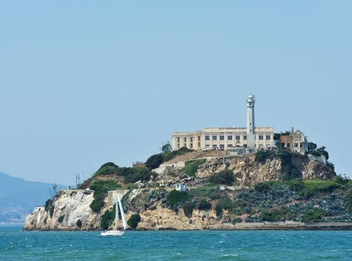 https://imagedelivery.net/MvAo_D3s9gUte9MaPXkmyw/royale-pre-college-law-trial-advocacy-young-learners-uc-berkeley-usa/berkeley-summer-school-alcatraz-512x381@2x.jpg/coursedetailxgallery
