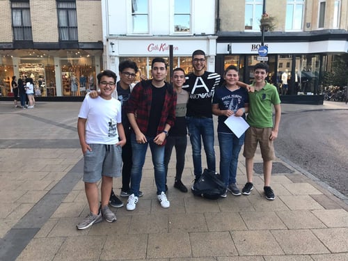 https://imagedelivery.net/MvAo_D3s9gUte9MaPXkmyw/studio-cambridge-sir-laurence-english-language-young-learners-cambridge/51674623_10156005667982023_781100305981898752_n.jpg/coursedetailxgallery