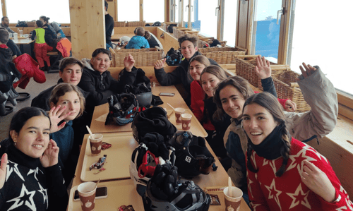 https://imagedelivery.net/MvAo_D3s9gUte9MaPXkmyw/winter-skiing-camp-verbier-campus-switzerland/accommodations verbier 4 inc food.png/coursedetailxgallery